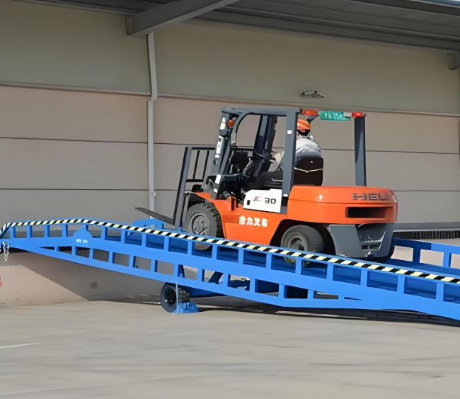 衢州移动式卸货平台（叉车用）